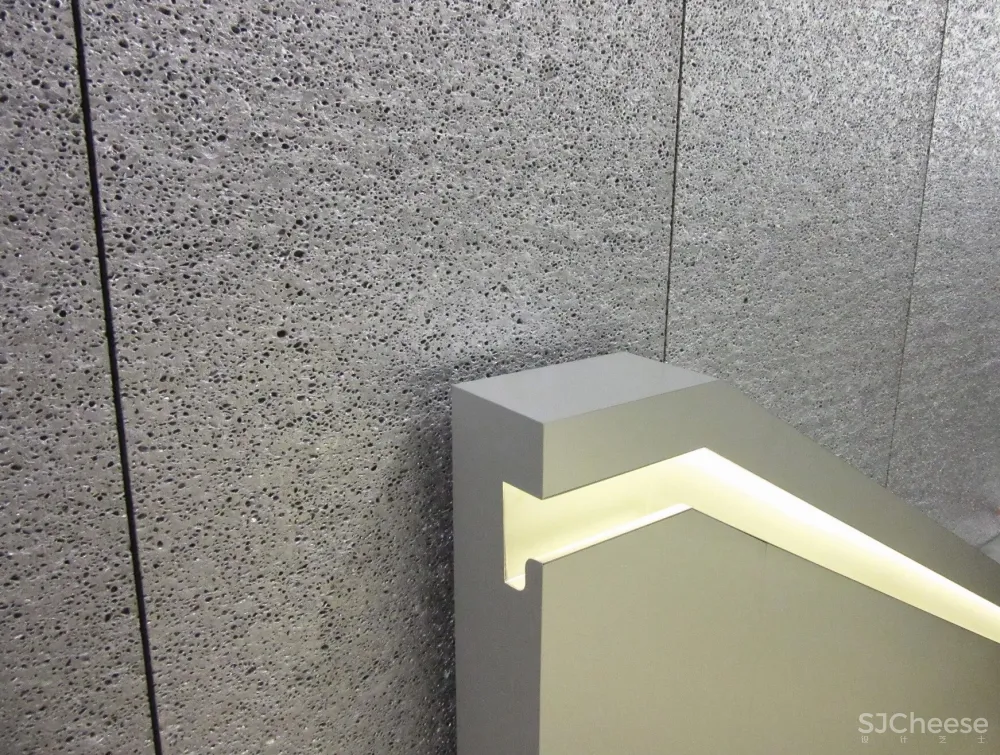 加拿大泡沫铝板凭借其独特的外观和无可比拟的性能,已经成为了一个值得信赖的选择