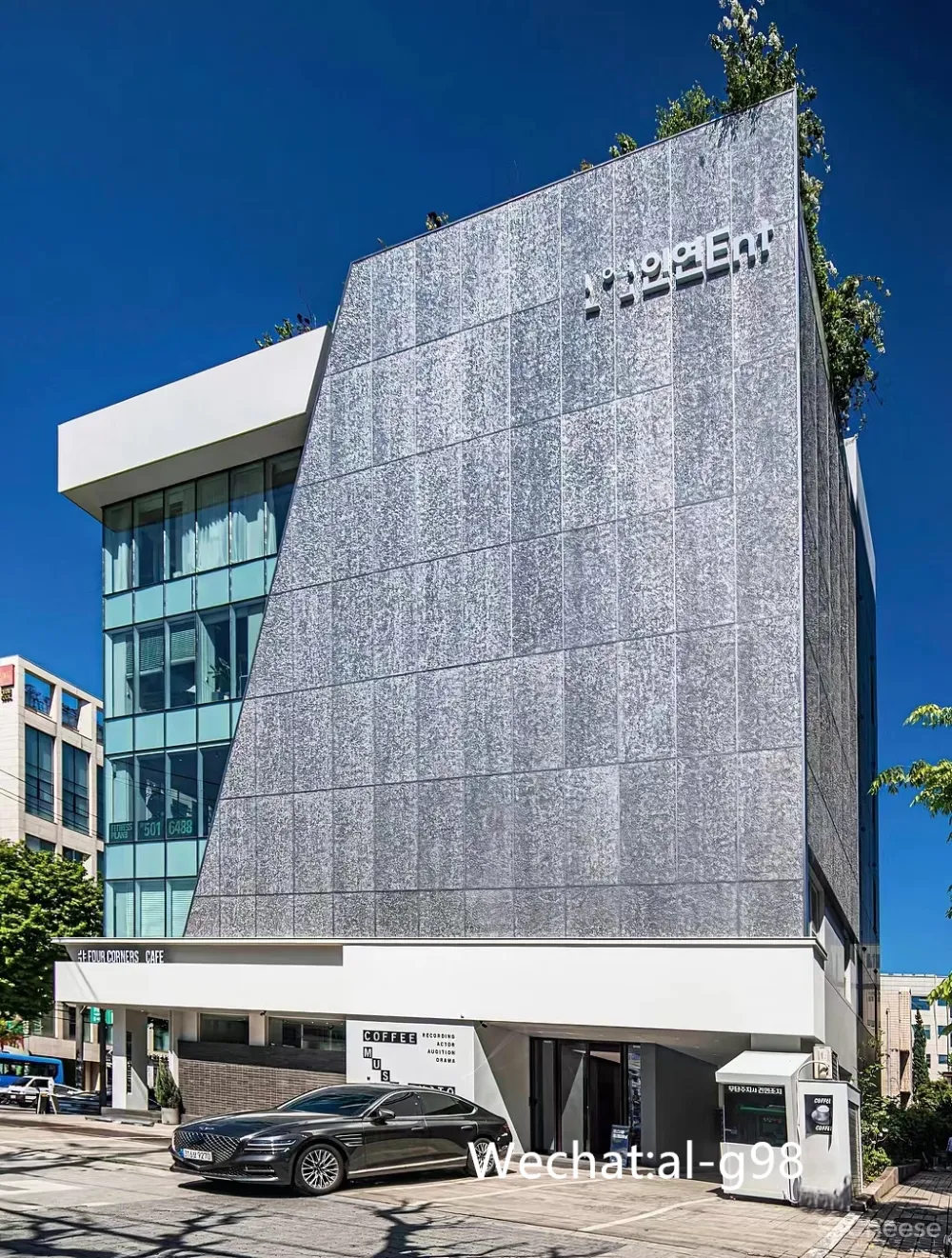 加拿大泡沫铝板凭借其独特的外观和无可比拟的性能,已经成为了一个值得信赖的选择