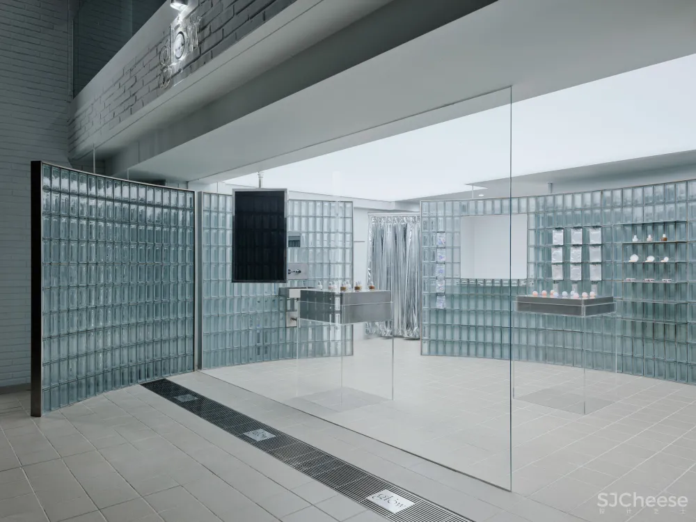 20250306165614198 Glass Act:Indiesalon 在首尔的水晶零售体验
