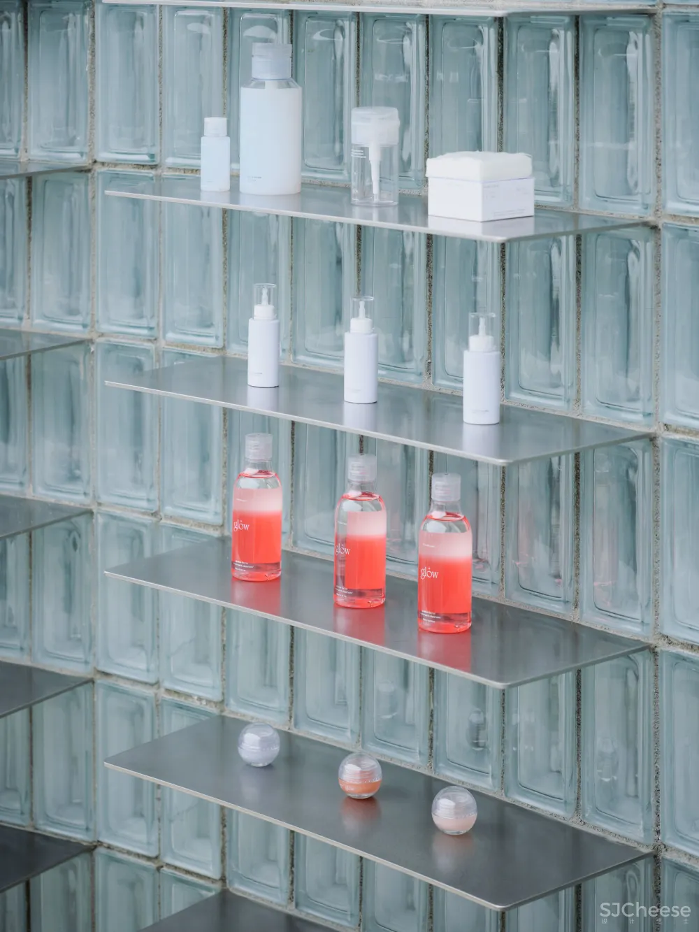 20250306165622561 Glass Act:Indiesalon 在首尔的水晶零售体验