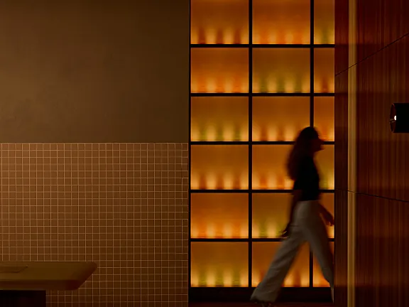 来自火星的不拘一格的国际化酒吧：Studio Plenty 的 Burly 酒吧。