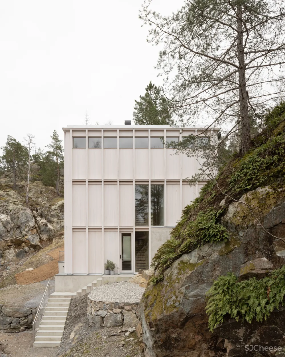 温暖与极简的碰撞，位于瑞典 Skurusundet 的简约住宅