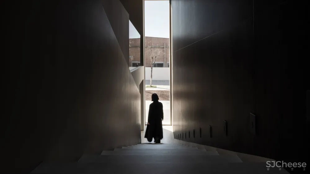 20250323194741115 沉醉于空间与几何的艺术流动与交织,北京仓库旧改办公室