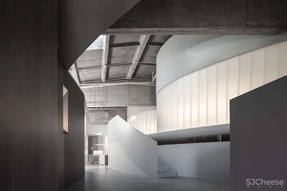 20250323194748439 沉醉于空间与几何的艺术流动与交织,北京仓库旧改办公室