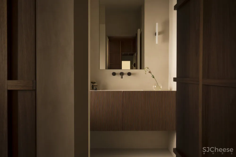 20250417170833224 游走在传统与现代之间,米兰工作室爆改为精致公寓