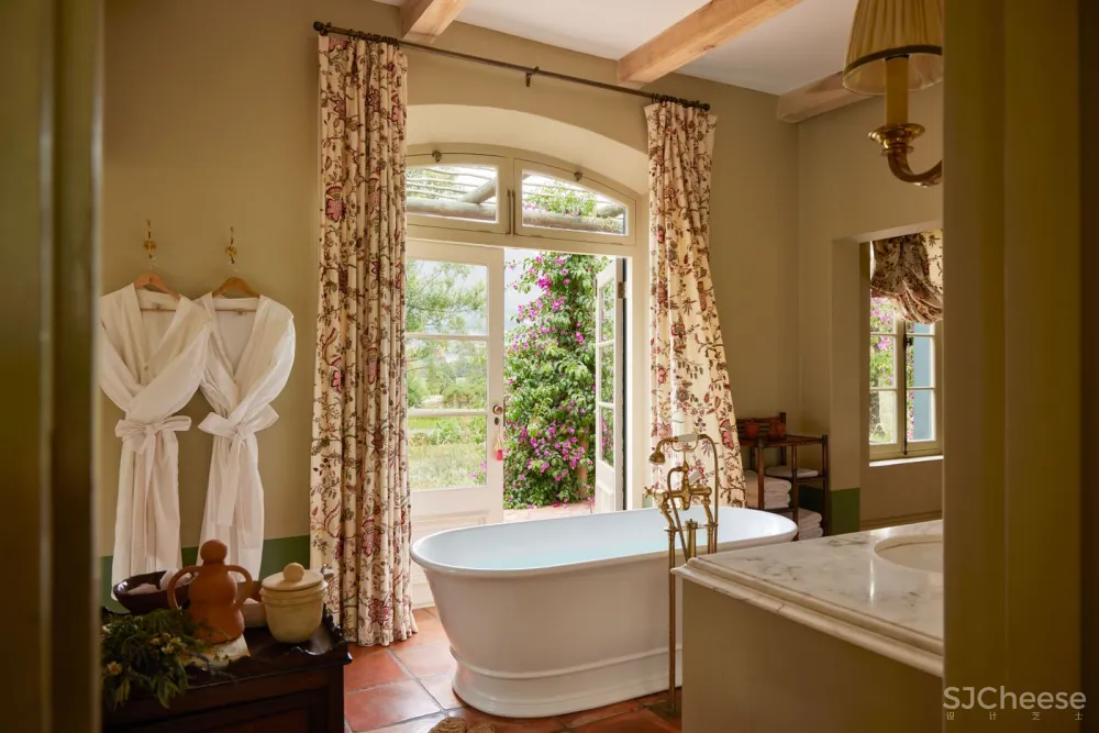 20250420200117287 他们用三年造了座「慢星球」:疗愈、归家、与万物共生的南非民宿