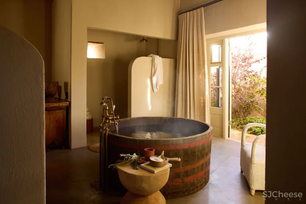 20250420200122265 他们用三年造了座「慢星球」:疗愈、归家、与万物共生的南非民宿