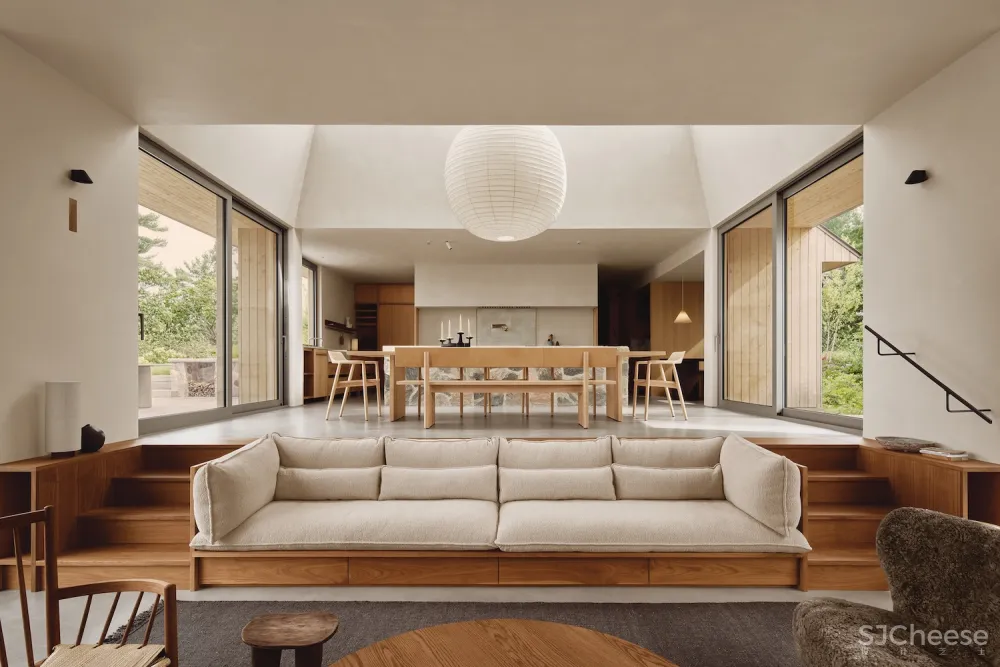 20250425091626230 诗意栖居:加拿大松岛小屋的自然与艺术融合之旅