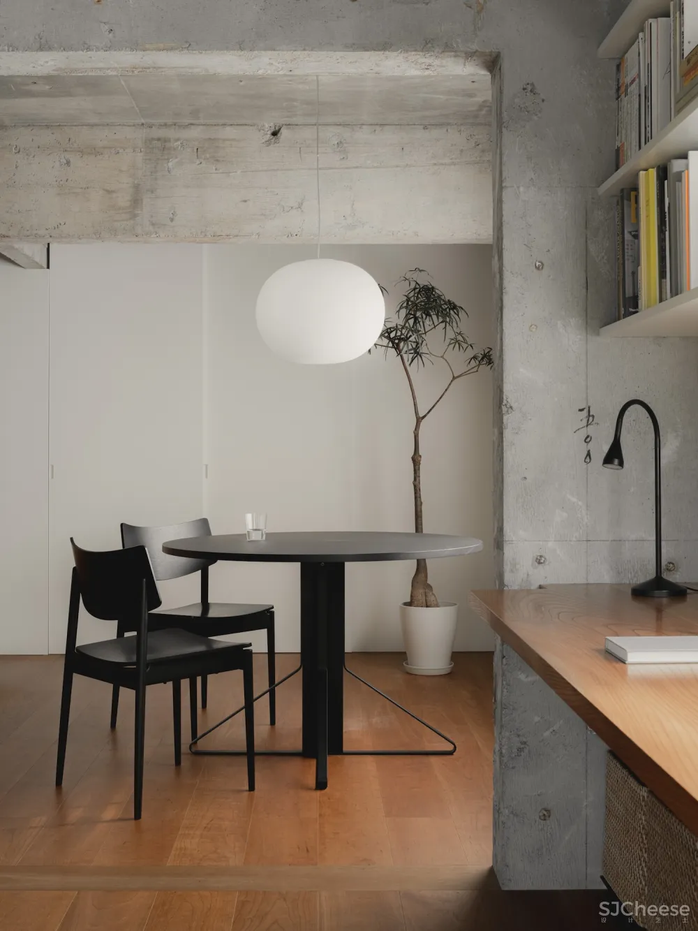 20250426223438281 50年老宅新生:东京白山住宅的极简主义美学密码