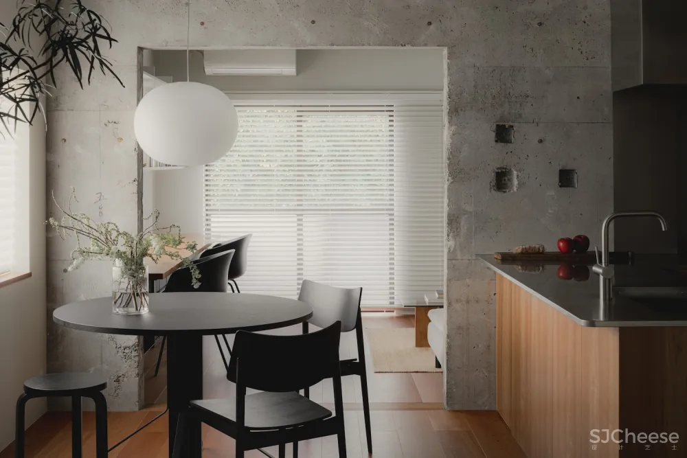 20250426223445701 50年老宅新生:东京白山住宅的极简主义美学密码