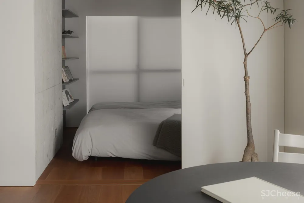 20250426223506231 50年老宅新生:东京白山住宅的极简主义美学密码