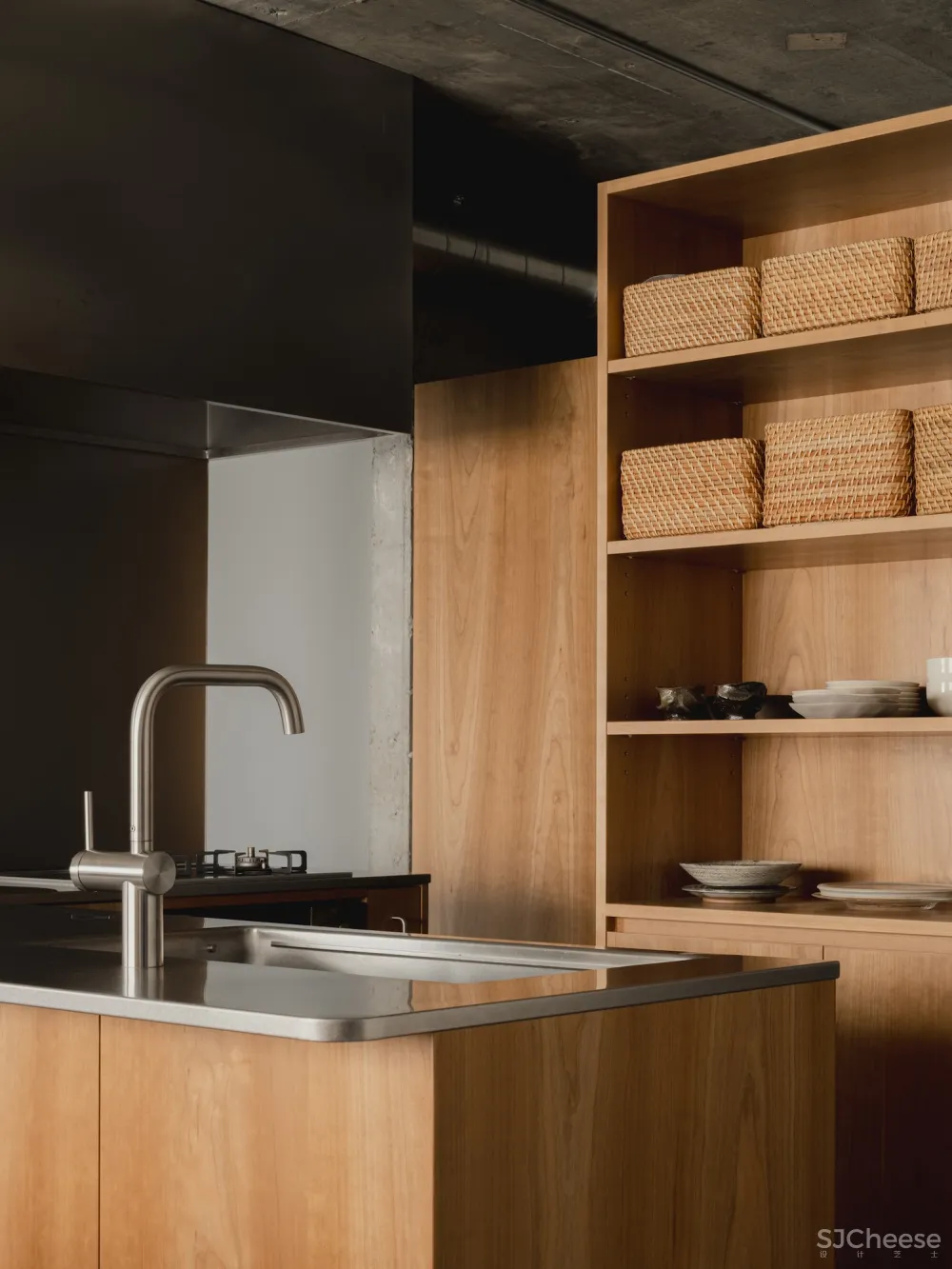 20250426223557961 50年老宅新生:东京白山住宅的极简主义美学密码