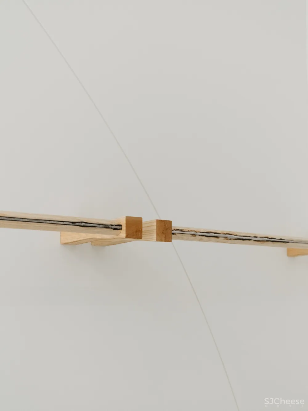 20250427135027923 从衣架到地面,解密 XLIM 零售空间的「极简美学密码」